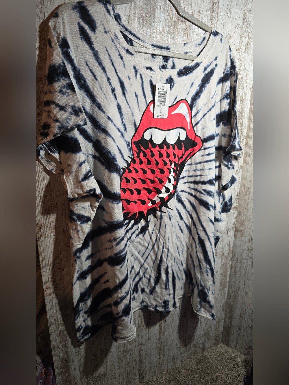 NWT Torrid Rock Band Tee Rolling Stonrs Plus Size 4